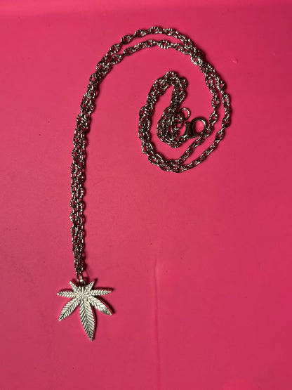 MIDNIGHT LEAF NECKLACE